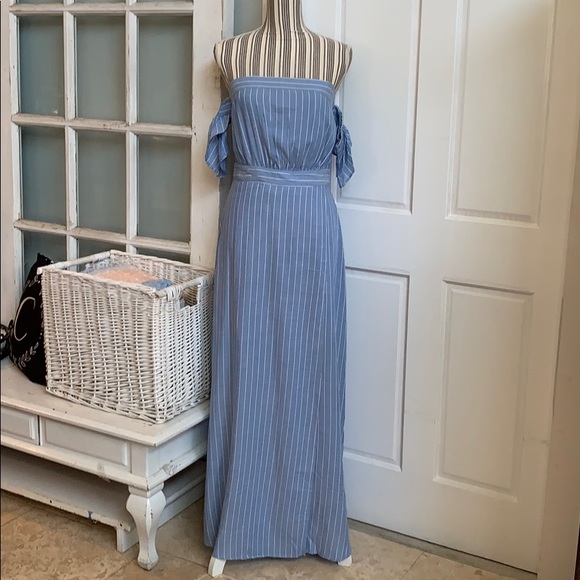 NWT Vici Dress - Picture 1 of 8